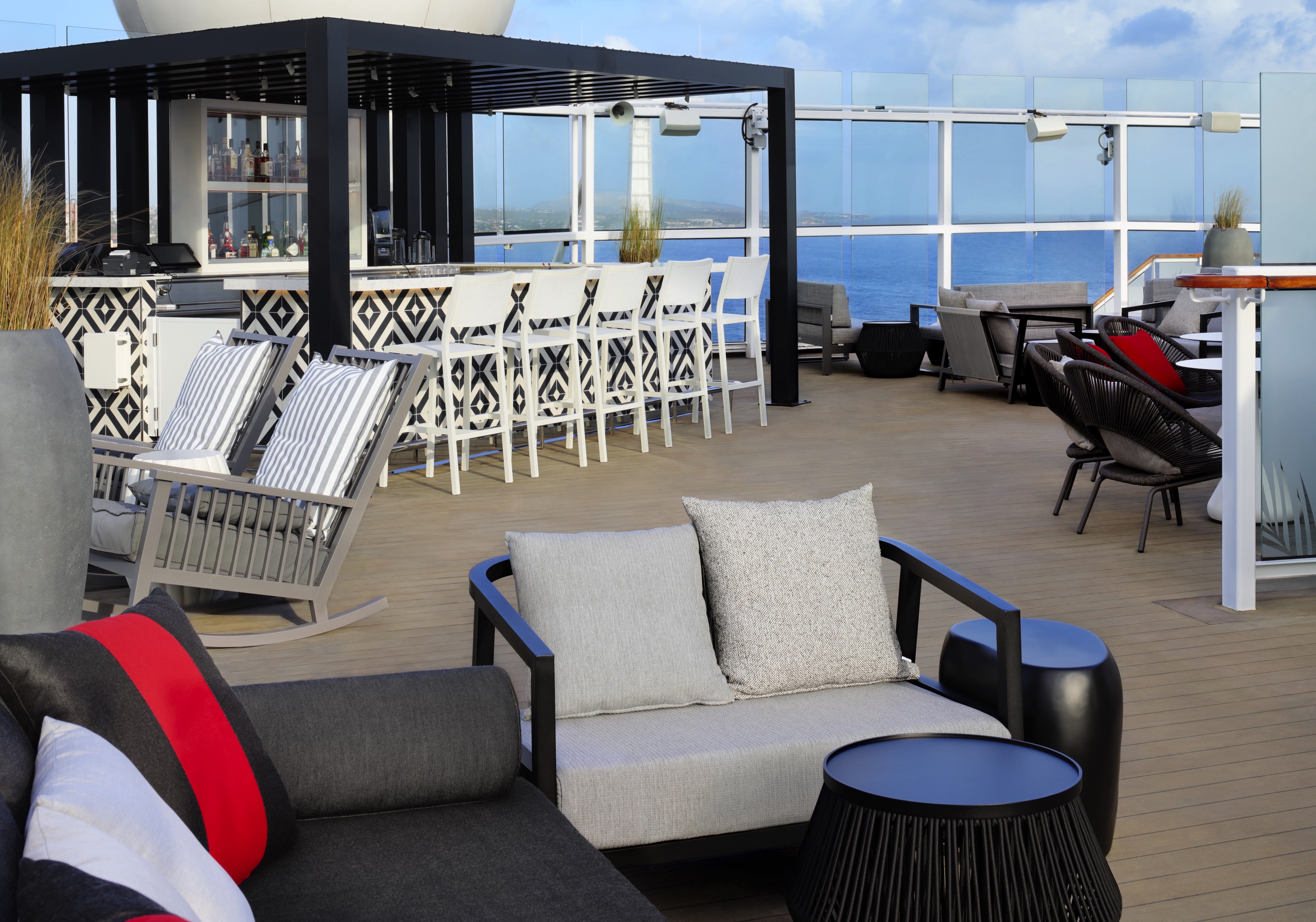 Celebrity Silhouette - The Retreat Lounge & Sun Deck